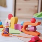 Grimm's mini világ - A virágosrét - fa játékkészlet 