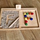 Homoktálca - fejlesztő tálca kétrekeszes, kártyasínnel - Fakuckó