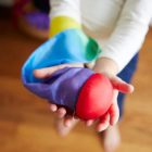 Sarah's Silks üstökös labda nagy - szivárvány színeiben