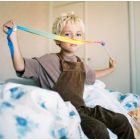 Sarah's Silks selyemjáték, varázspálca szivárványos szalaggal és golyóval 